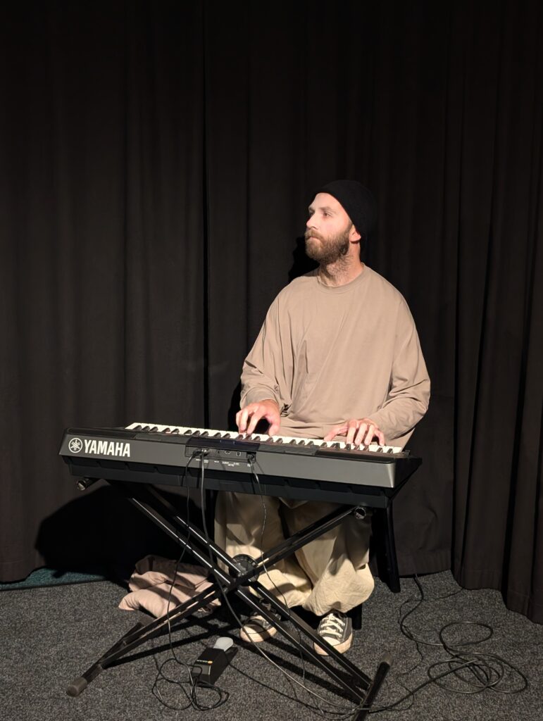 Pianist Madis Kreevan in Improv Comedy in Gibberish at IMPEERIUM Improteater, Tallinn Fringe Festival 2026.